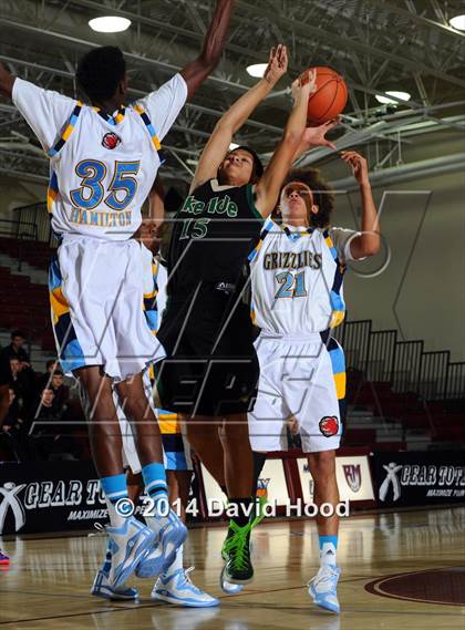 Thumbnail 2 in Lakeside vs. Los Osos (MaxPreps Holiday Classic) photogallery.