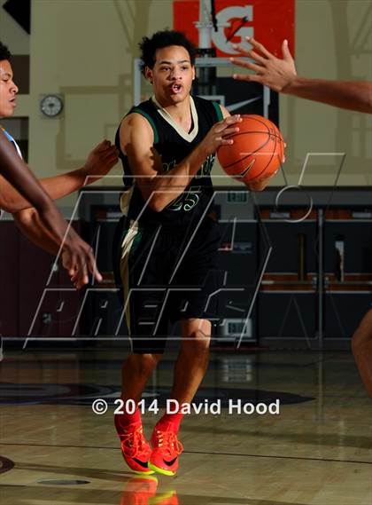 Thumbnail 3 in Lakeside vs. Los Osos (MaxPreps Holiday Classic) photogallery.