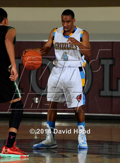 Thumbnail 2 in Lakeside vs. Los Osos (MaxPreps Holiday Classic) photogallery.