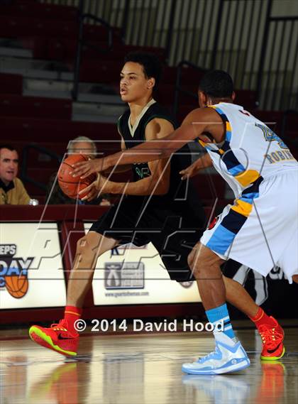 Thumbnail 2 in Lakeside vs. Los Osos (MaxPreps Holiday Classic) photogallery.