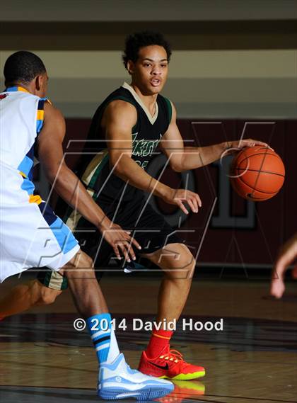 Thumbnail 2 in Lakeside vs. Los Osos (MaxPreps Holiday Classic) photogallery.