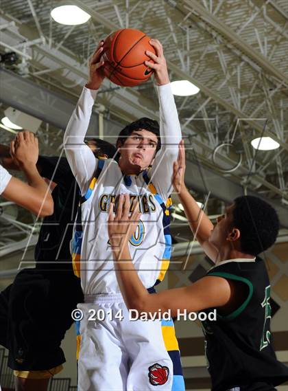 Thumbnail 1 in Lakeside vs. Los Osos (MaxPreps Holiday Classic) photogallery.