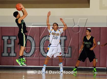 Thumbnail 3 in Lakeside vs. Los Osos (MaxPreps Holiday Classic) photogallery.