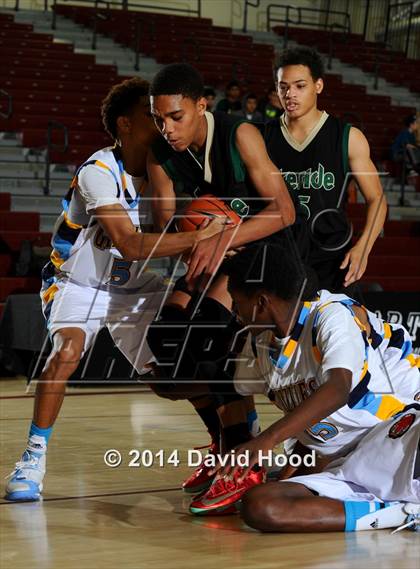 Thumbnail 3 in Lakeside vs. Los Osos (MaxPreps Holiday Classic) photogallery.