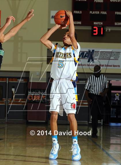Thumbnail 3 in Lakeside vs. Los Osos (MaxPreps Holiday Classic) photogallery.