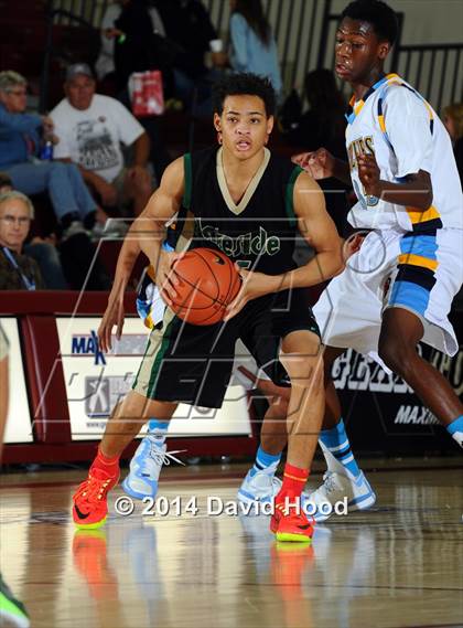 Thumbnail 2 in Lakeside vs. Los Osos (MaxPreps Holiday Classic) photogallery.