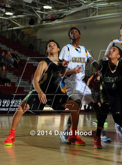 Thumbnail 3 in Lakeside vs. Los Osos (MaxPreps Holiday Classic) photogallery.