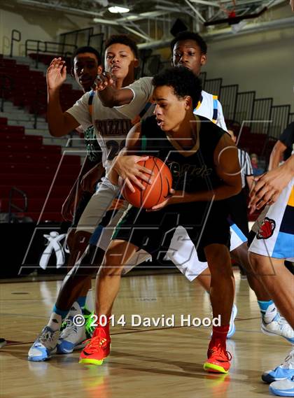 Thumbnail 2 in Lakeside vs. Los Osos (MaxPreps Holiday Classic) photogallery.