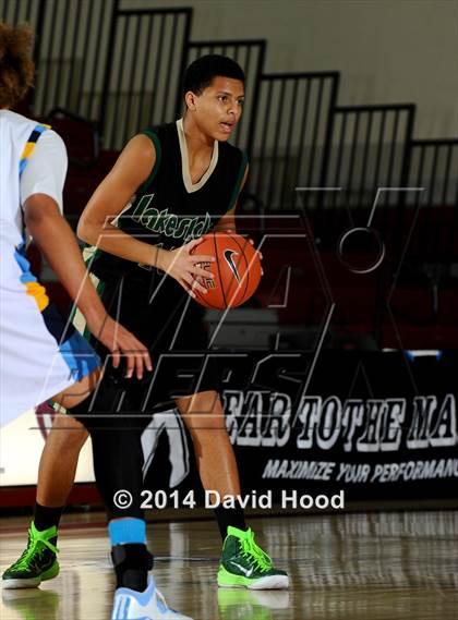 Thumbnail 3 in Lakeside vs. Los Osos (MaxPreps Holiday Classic) photogallery.