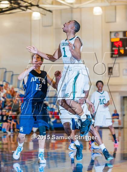 Thumbnail 3 in Aptos vs. Sacred Heart Cathedral (CIF CCS D3 Final) photogallery.
