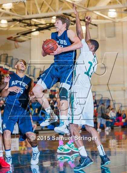 Thumbnail 2 in Aptos vs. Sacred Heart Cathedral (CIF CCS D3 Final) photogallery.