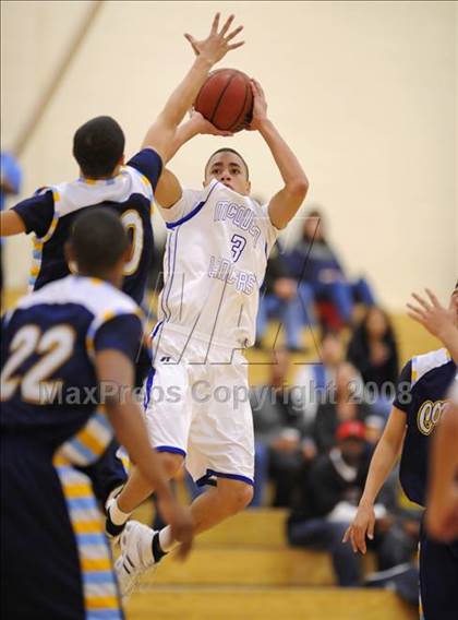 Thumbnail 2 in Center vs. McQueen (Whitney Christmas Classic) photogallery.