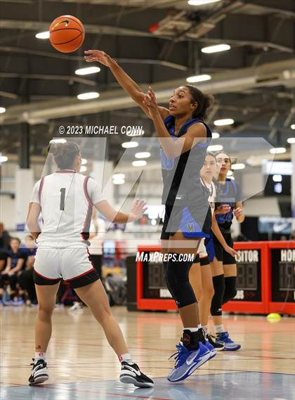 Thumbnail 1 in Mesquite vs. Salesian College Preparatory (Nike Tournament of Champions) photogallery.