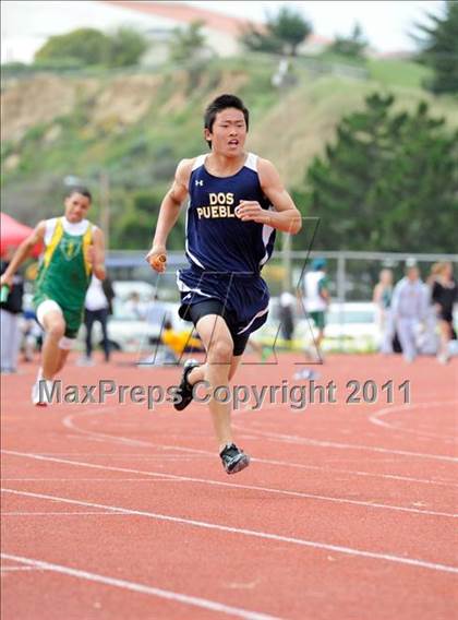Thumbnail 1 in Santa Barbara Easter Relays (Boys Track Events) photogallery.