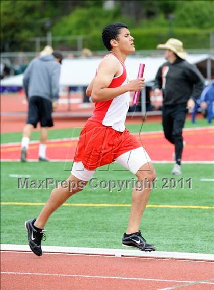 Thumbnail 1 in Santa Barbara Easter Relays (Boys Track Events) photogallery.