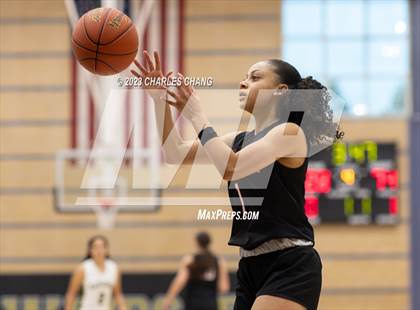 Thumbnail 2 in Carondelet vs Casa Grande (Windsor Holiday Classic) photogallery.