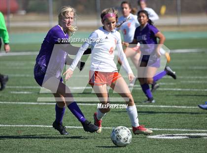 Thumbnail 3 in Boerne vs United  (Southwest ISD Tournament) photogallery.