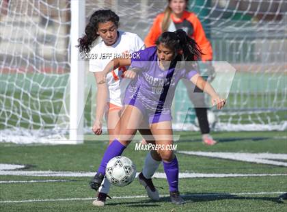 Thumbnail 3 in Boerne vs United  (Southwest ISD Tournament) photogallery.