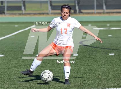 Thumbnail 3 in Boerne vs United  (Southwest ISD Tournament) photogallery.