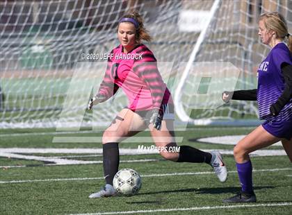 Thumbnail 3 in Boerne vs United  (Southwest ISD Tournament) photogallery.
