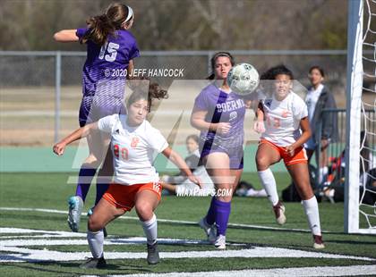 Thumbnail 3 in Boerne vs United  (Southwest ISD Tournament) photogallery.