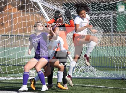 Thumbnail 3 in Boerne vs United  (Southwest ISD Tournament) photogallery.