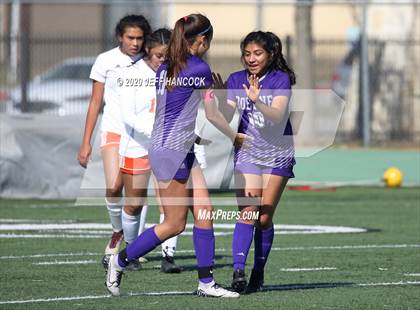 Thumbnail 3 in Boerne vs United  (Southwest ISD Tournament) photogallery.