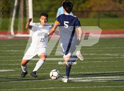 Thumbnail 1 in Huntington vs Smithtown West (Section XI Class AA Final) photogallery.