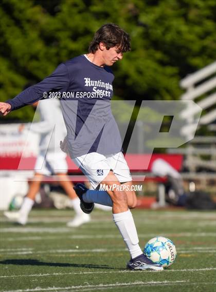 Thumbnail 3 in Huntington vs Smithtown West (Section XI Class AA Final) photogallery.