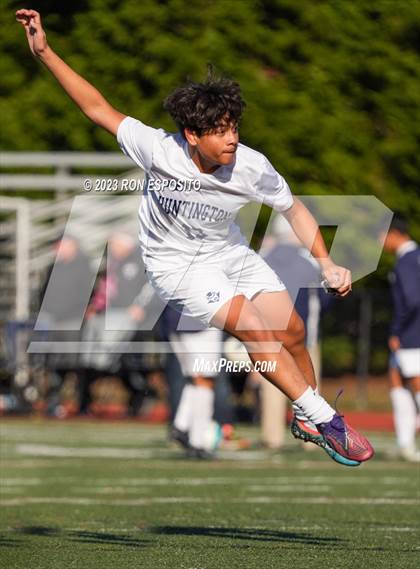 Thumbnail 2 in Huntington vs Smithtown West (Section XI Class AA Final) photogallery.