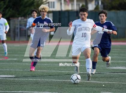 Thumbnail 2 in Huntington vs Smithtown West (Section XI Class AA Final) photogallery.