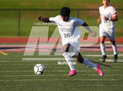 Thumbnail 3 in Huntington vs Smithtown West (Section XI Class AA Final) photogallery.