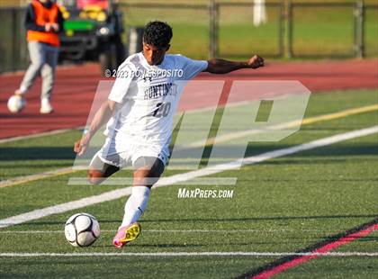 Thumbnail 3 in Huntington vs Smithtown West (Section XI Class AA Final) photogallery.