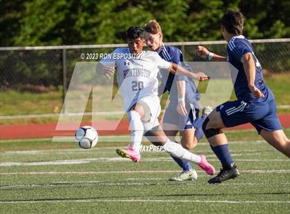 Thumbnail 1 in Huntington vs Smithtown West (Section XI Class AA Final) photogallery.