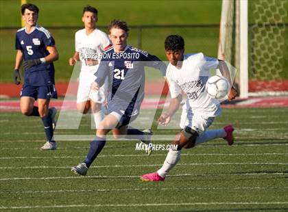 Thumbnail 3 in Huntington vs Smithtown West (Section XI Class AA Final) photogallery.