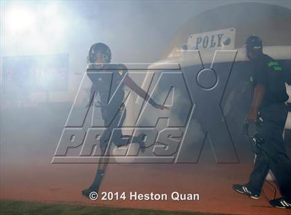 Thumbnail 2 in Poly vs Narbonne  photogallery.