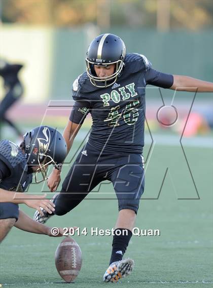 Thumbnail 2 in Poly vs Narbonne  photogallery.