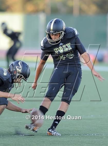Thumbnail 3 in Poly vs Narbonne  photogallery.