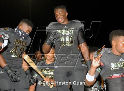 Thumbnail 2 in Poly vs Narbonne  photogallery.