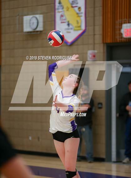 Thumbnail 2 in Escalon vs. Lincoln (CIF D4 Norcal Regional Playoff) photogallery.