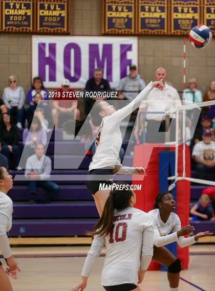 Thumbnail 2 in Escalon vs. Lincoln (CIF D4 Norcal Regional Playoff) photogallery.