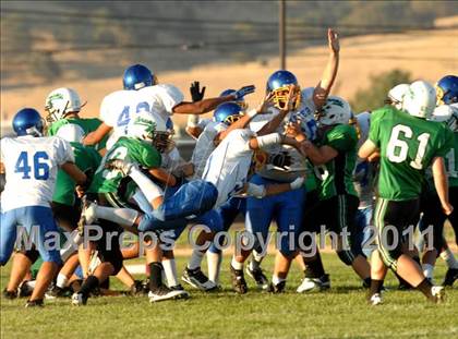 Thumbnail 1 in Exeter @ Tehachapi photogallery.