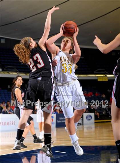 Thumbnail 2 in Rio Mesa vs. Arroyo Grande (CIF SS D3AAA Final) photogallery.