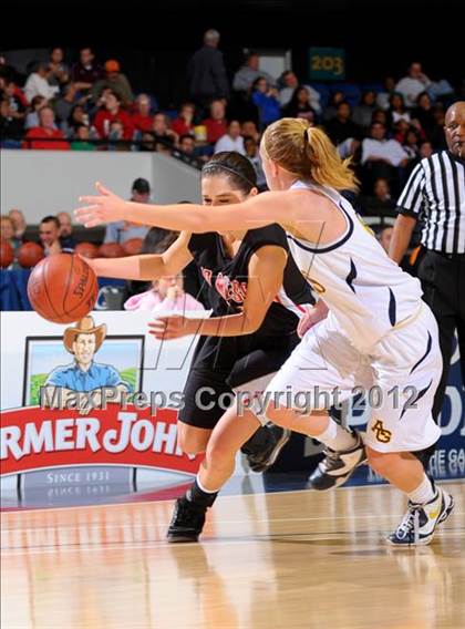 Thumbnail 3 in Rio Mesa vs. Arroyo Grande (CIF SS D3AAA Final) photogallery.