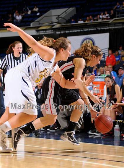 Thumbnail 3 in Rio Mesa vs. Arroyo Grande (CIF SS D3AAA Final) photogallery.