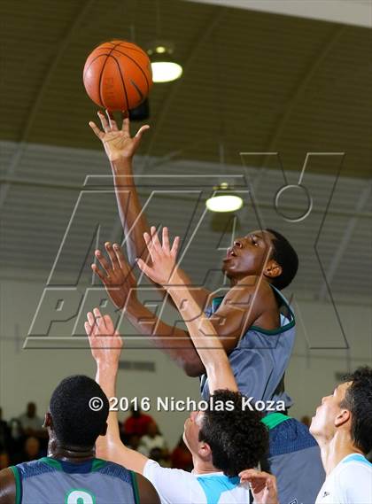 Thumbnail 2 in Chino Hills vs. Bishop Montgomery (Fairfax State Preview) photogallery.