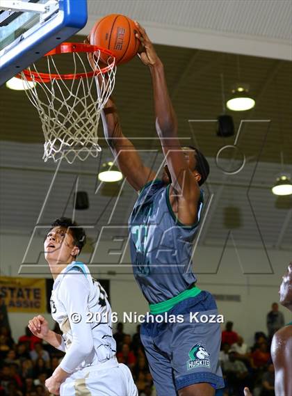 Thumbnail 3 in Chino Hills vs. Bishop Montgomery (Fairfax State Preview) photogallery.
