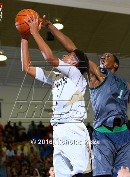 Thumbnail 1 in Chino Hills vs. Bishop Montgomery (Fairfax State Preview) photogallery.