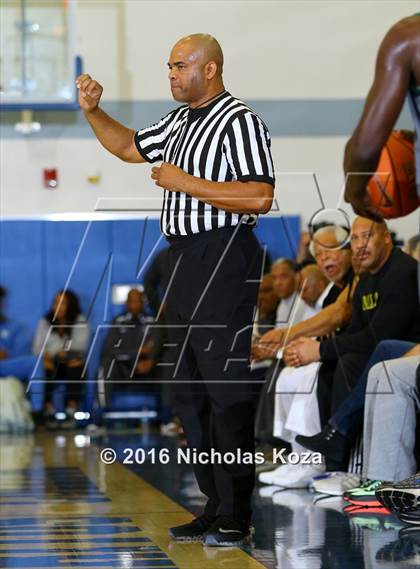 Thumbnail 3 in Chino Hills vs. Bishop Montgomery (Fairfax State Preview) photogallery.