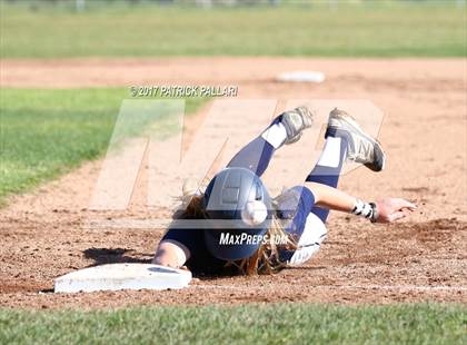 Thumbnail 2 in Oak Ridge v. Elk Grove (Oak Ridge Invitational) photogallery.